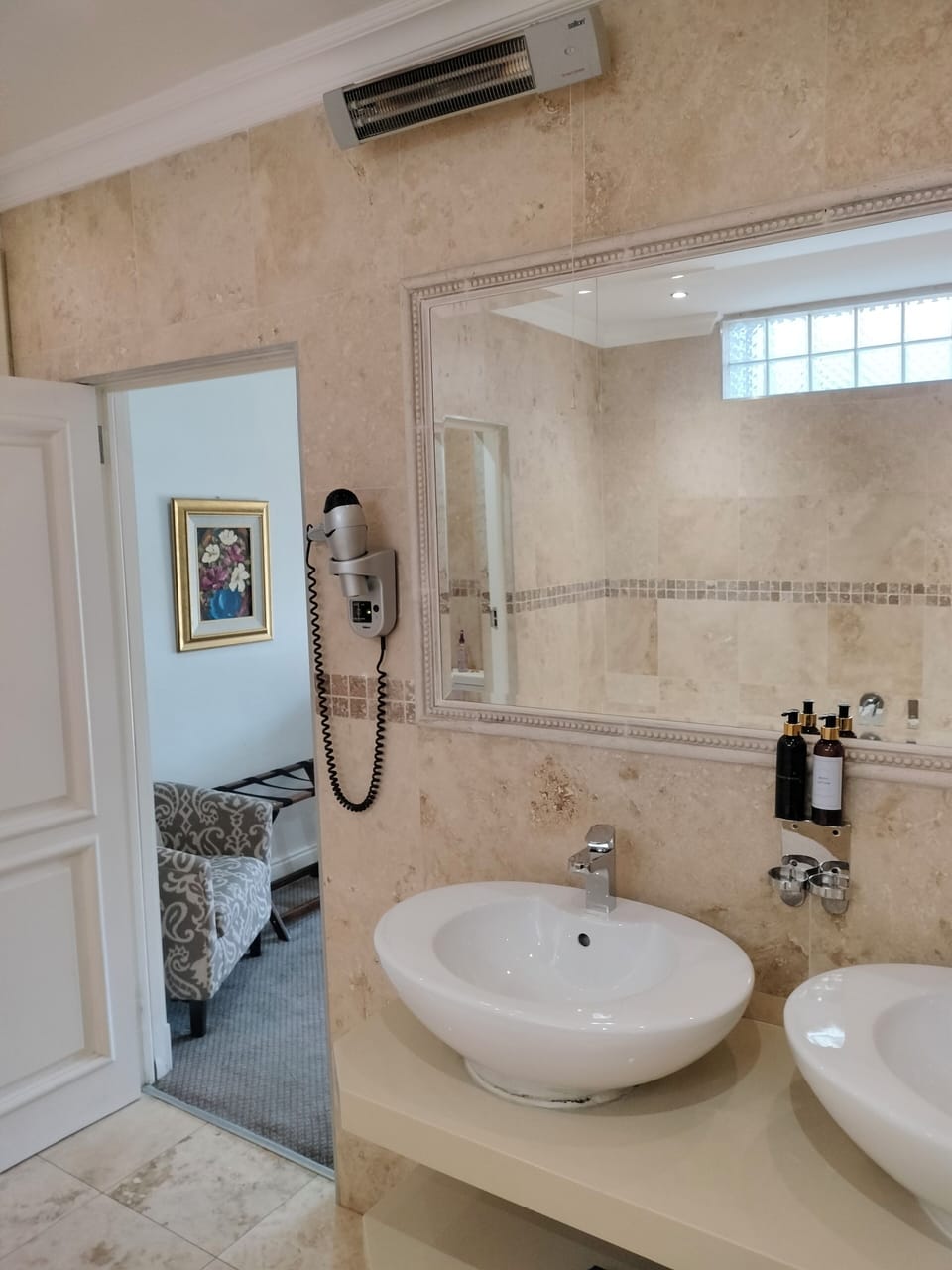 Deep soaking tub, free toiletries, hair dryer, bathrobes