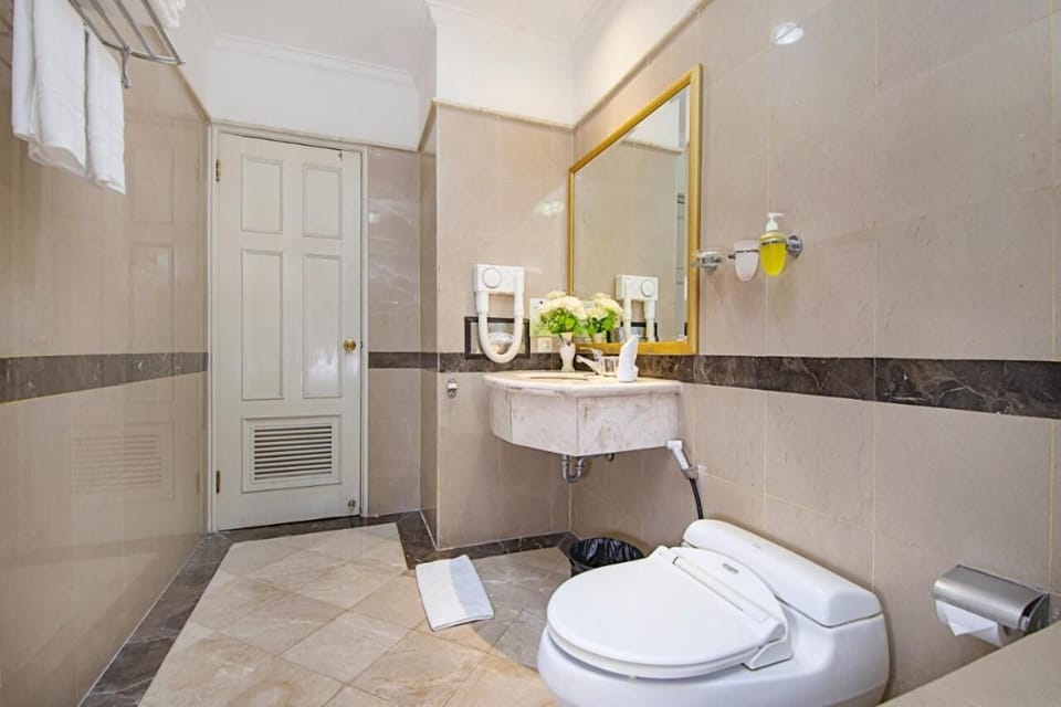 Free toiletries, hair dryer, towels