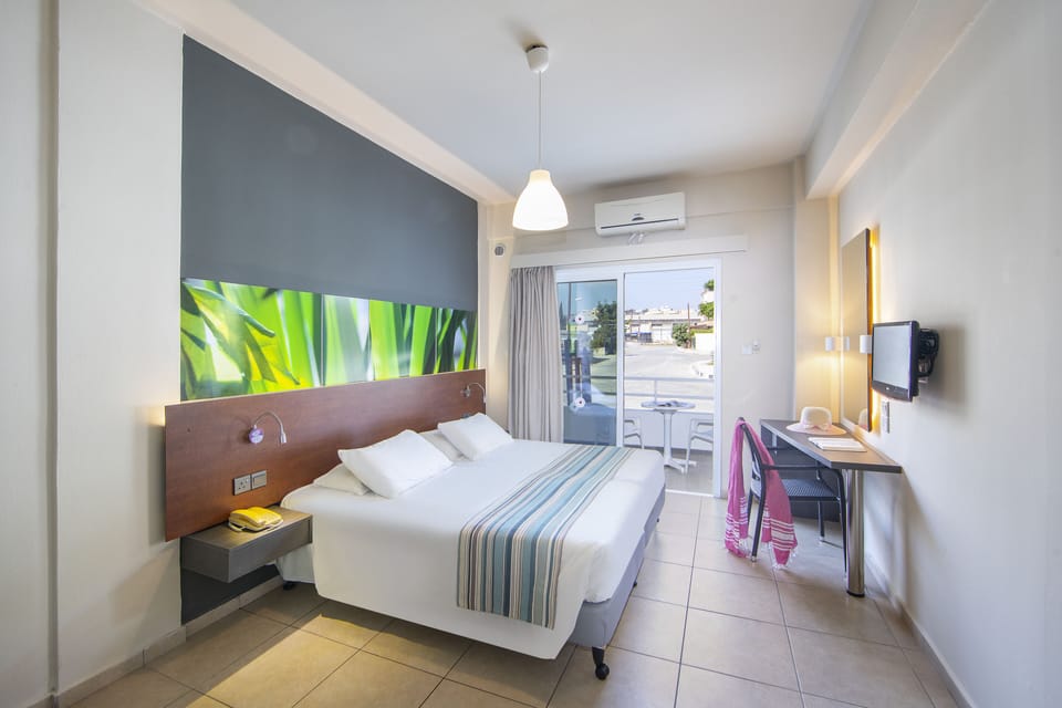 Cribs (free), WiFi (free), bed sheets