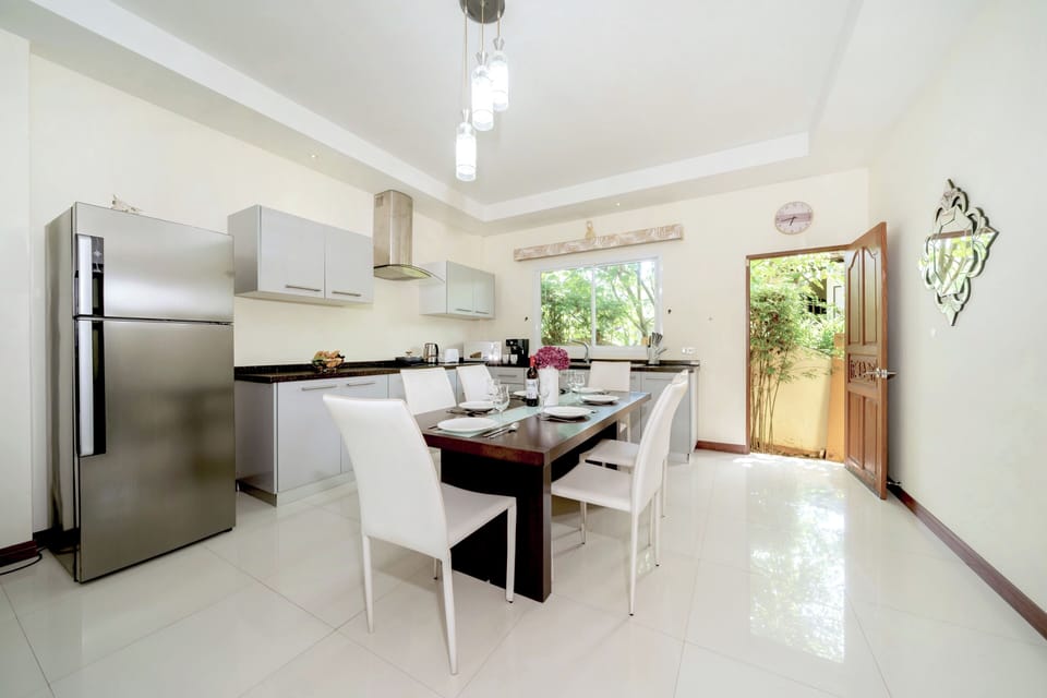 Family Villa | In-room dining
