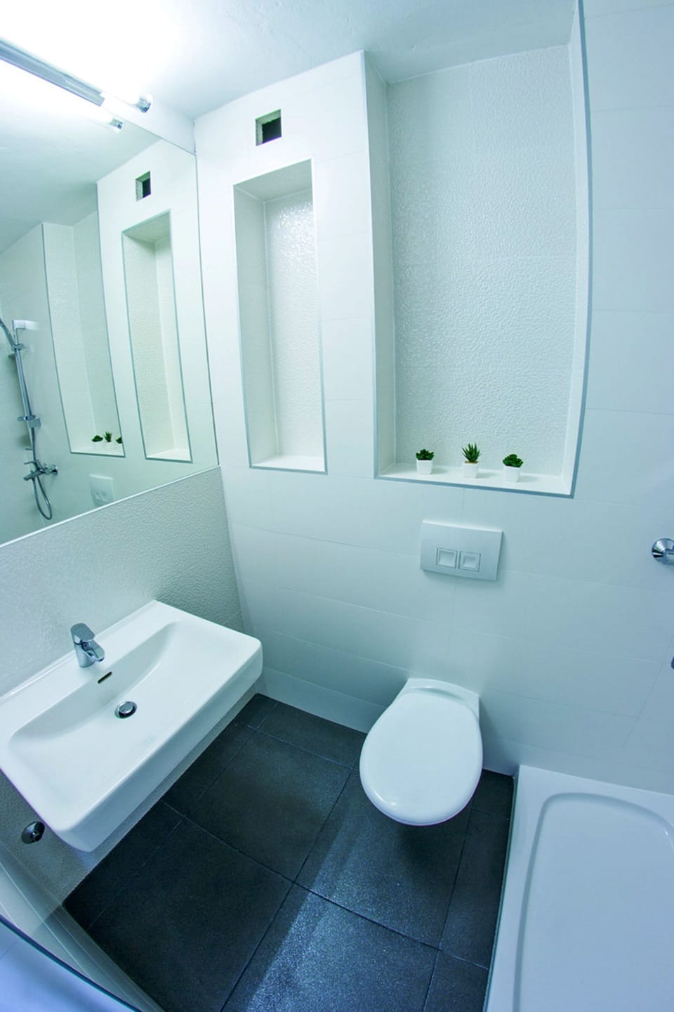 Design Studio Suite, Terrace, Sea View | Bathroom | Shower, free toiletries, hair dryer, towels