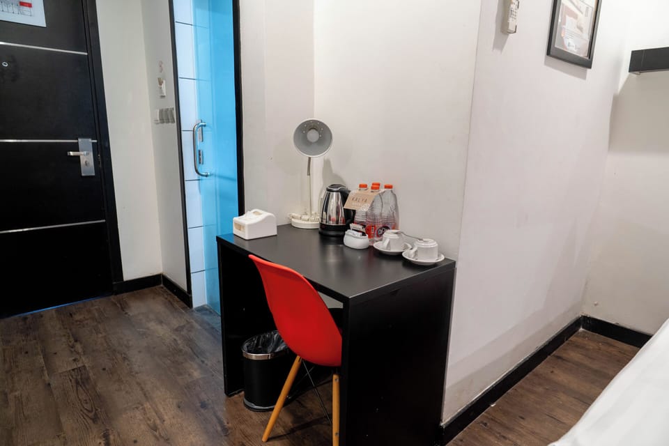 Deluxe Double Room | In-room safe, desk, laptop workspace, free WiFi