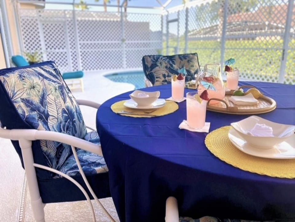 Villa | Dining