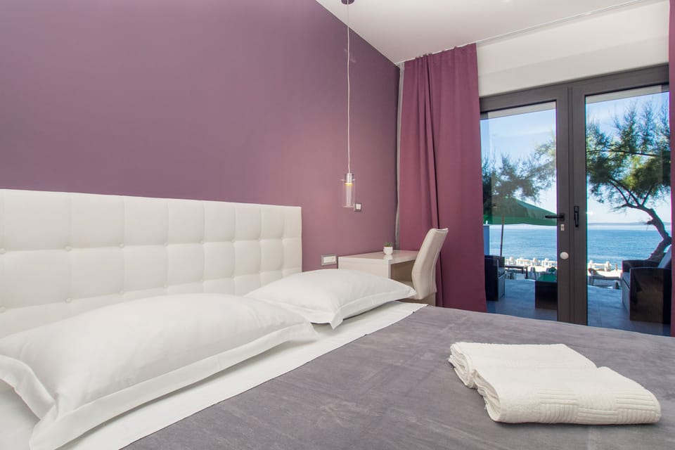 Deluxe Double Room Terrace Sea View | Blackout drapes, iron/ironing board, free WiFi, bed sheets