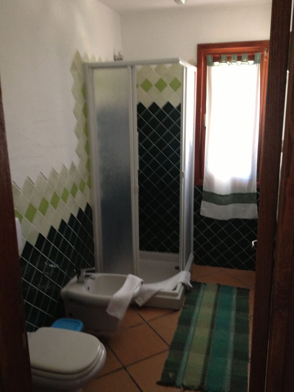 Double Room | Bathroom | Shower, free toiletries, hair dryer, bidet
