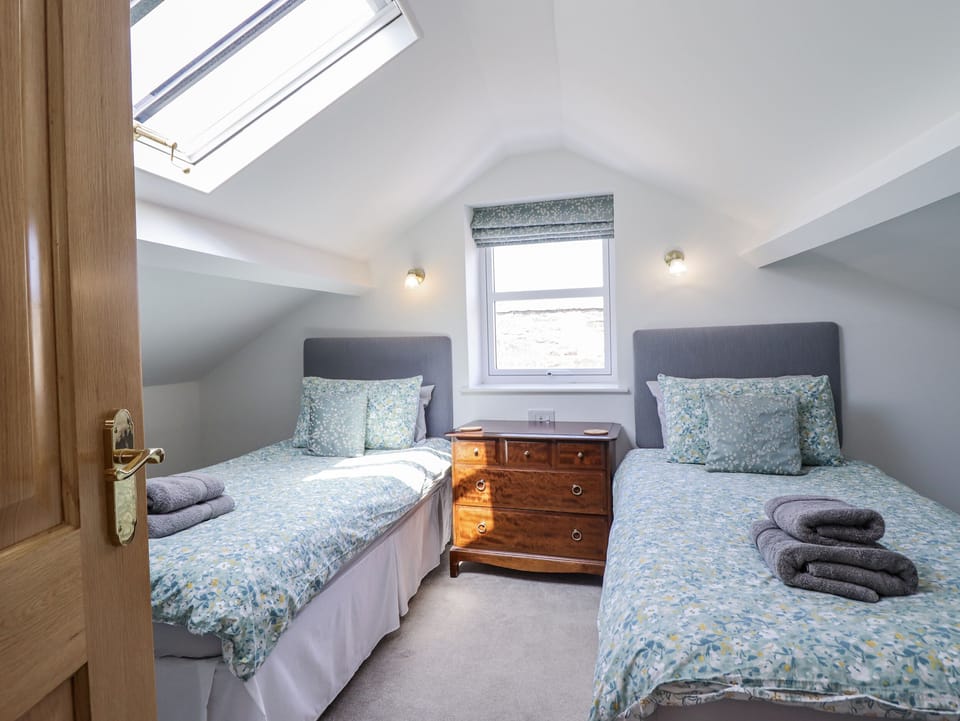 Cottage | 3 bedrooms, individually decorated, individually furnished, free WiFi