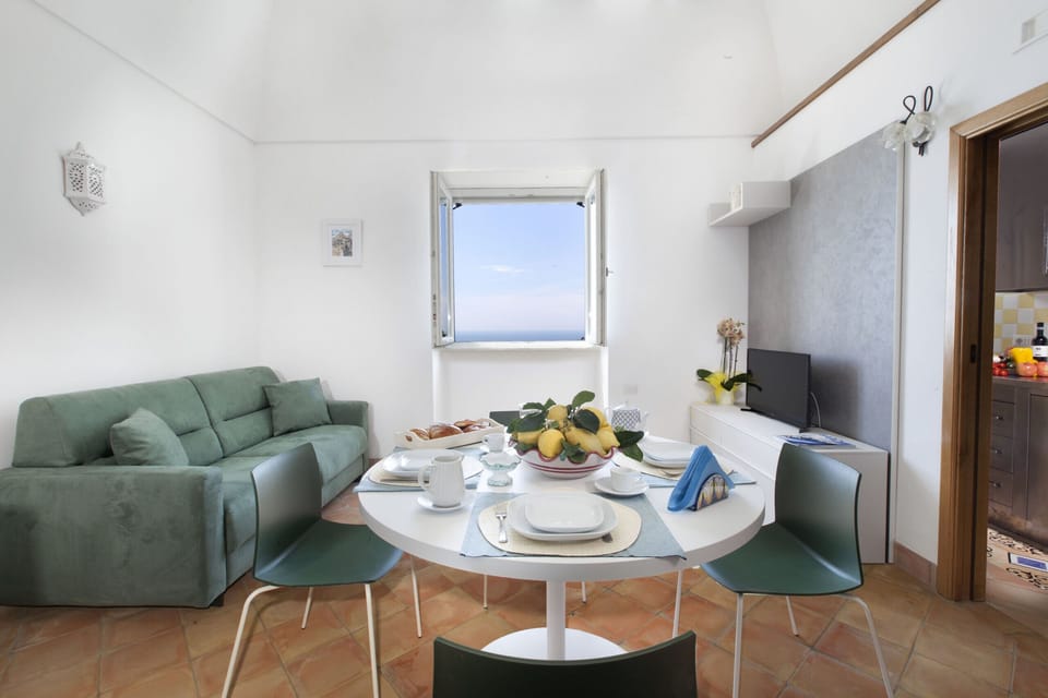 Apartment, 1 Bedroom, 2 Bathrooms | Living room