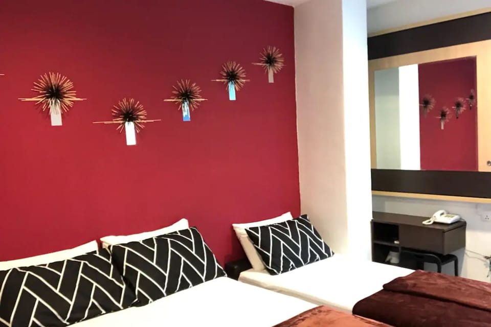 Family Redux | In-room safe, desk, iron/ironing board (on request), WiFi (free)
