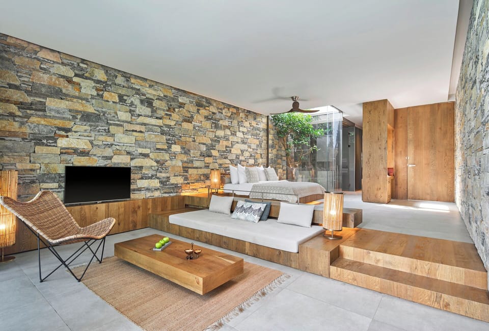 Lagoon Swim Up Single. | Living area | LCD TV