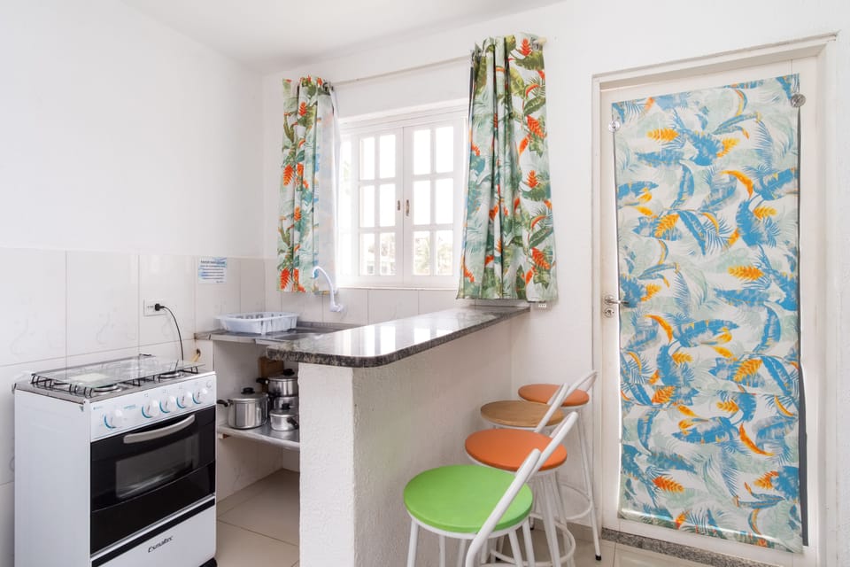 Master Chalet Family 06 pessoas | Private kitchenette | Fridge, stovetop, cookware/dishes/utensils