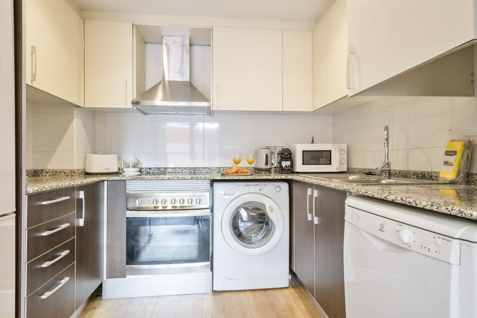 Duplex, 3 Bedrooms, Terrace | Private kitchen | Fridge, microwave, dishwasher, espresso maker