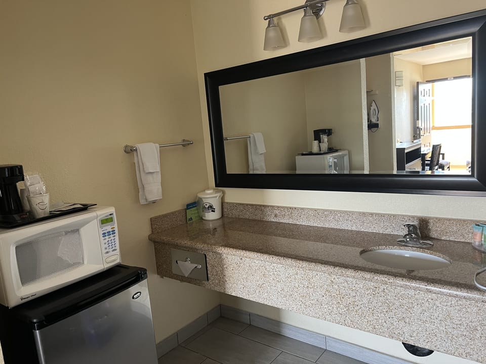 Desk, soundproofing, iron/ironing board, free WiFi