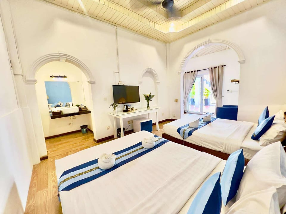 Family Suite | In-room safe, desk, free WiFi, bed sheets
