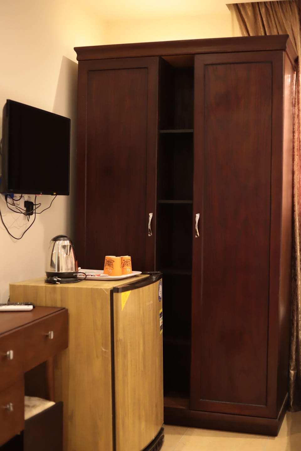 Deluxe Twin Room, Mountain View | Egyptian cotton sheets, premium bedding, minibar, in-room safe