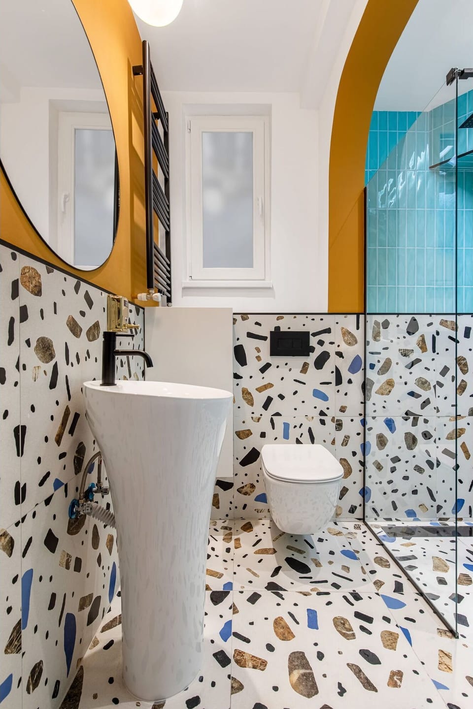 Holt - Birds of Paradise Apartment in Bucharest