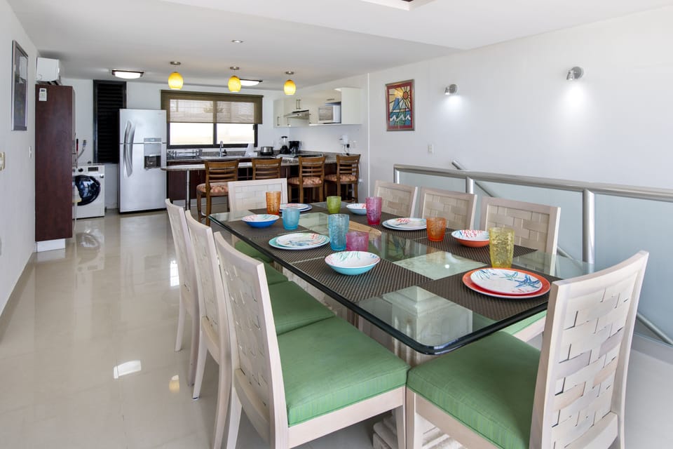 Family Apartment | Dining room