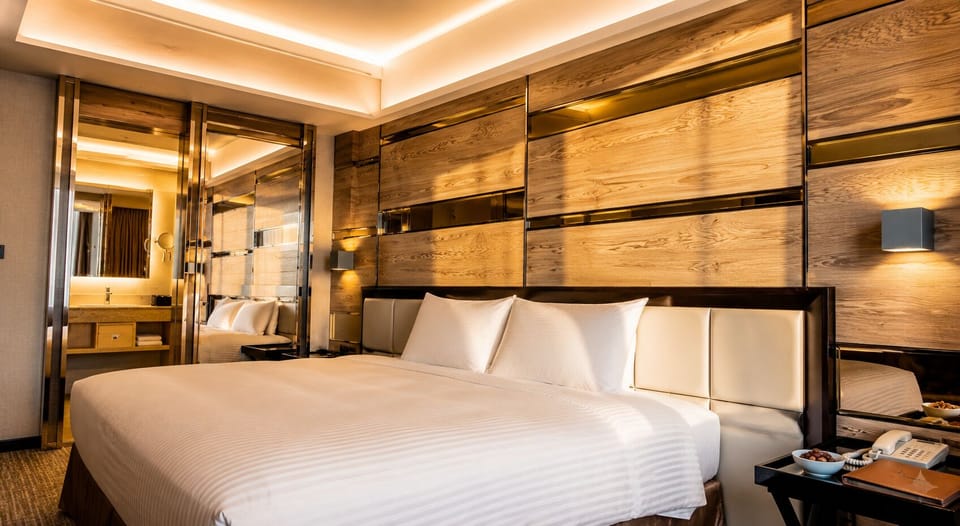 Standard Double Room, 1 Queen Bed (Non-smoking) | Premium bedding, down comforters, free minibar, in-room safe
