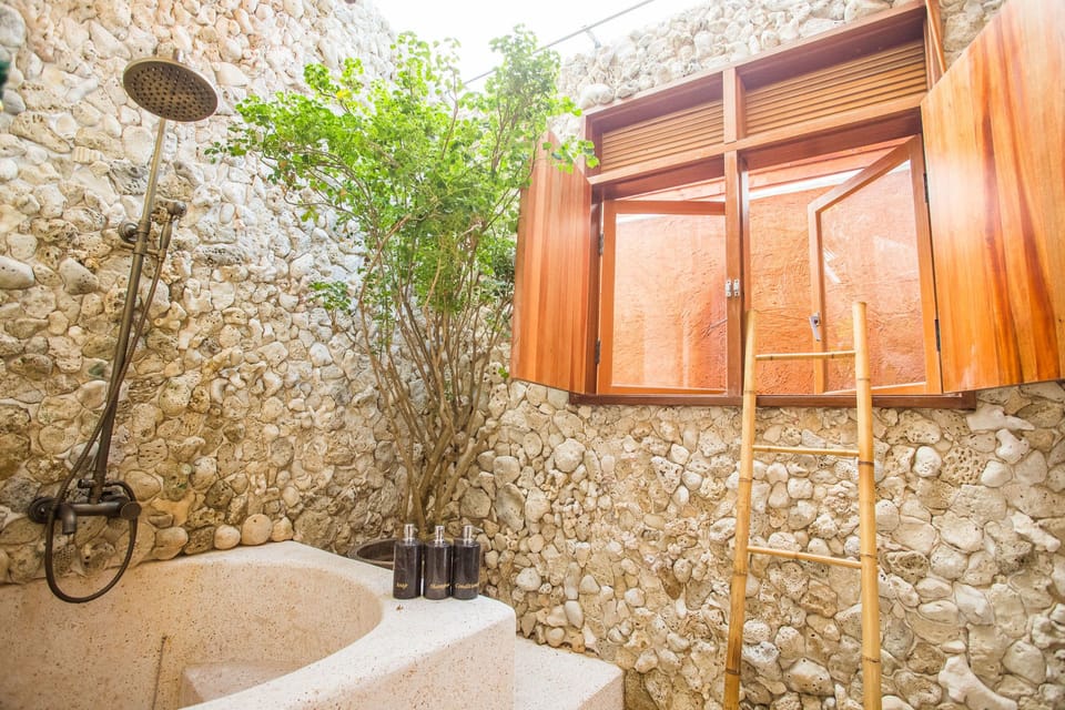 Standard Quadruple Room (303) | Bathroom | Combined shower/tub, deep soaking tub, rainfall showerhead