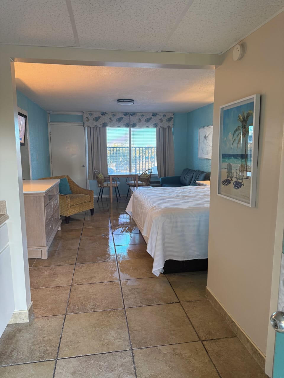 Room, 1 King Bed, Balcony, Ocean View | Individually decorated, individually furnished, laptop workspace