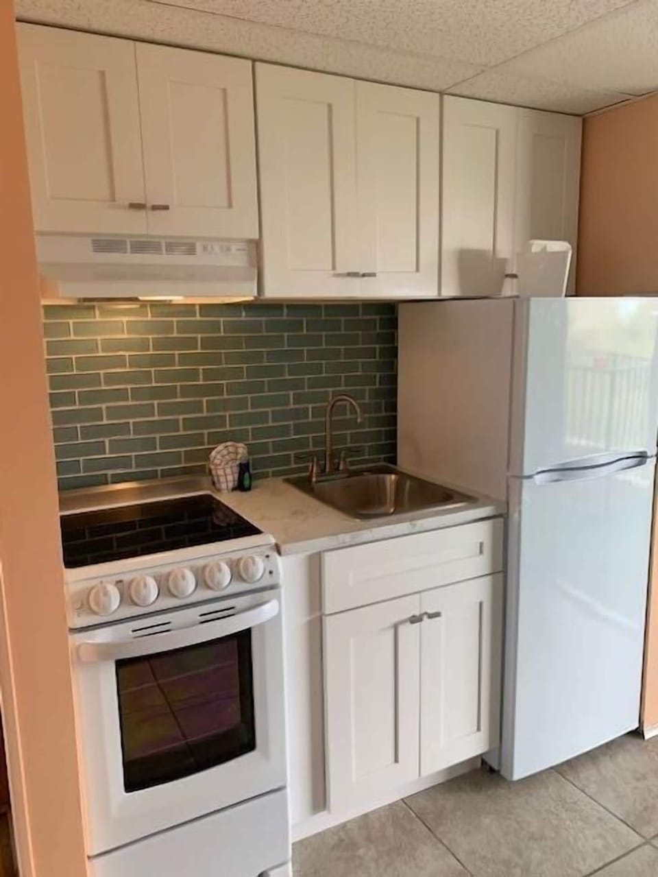 Room, 2 Queen Beds, Balcony, Ocean View | Private kitchen | Microwave, oven, stovetop, coffee/tea maker