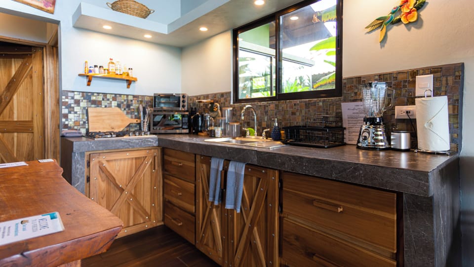 Family Cabin | Private kitchen | Stovetop