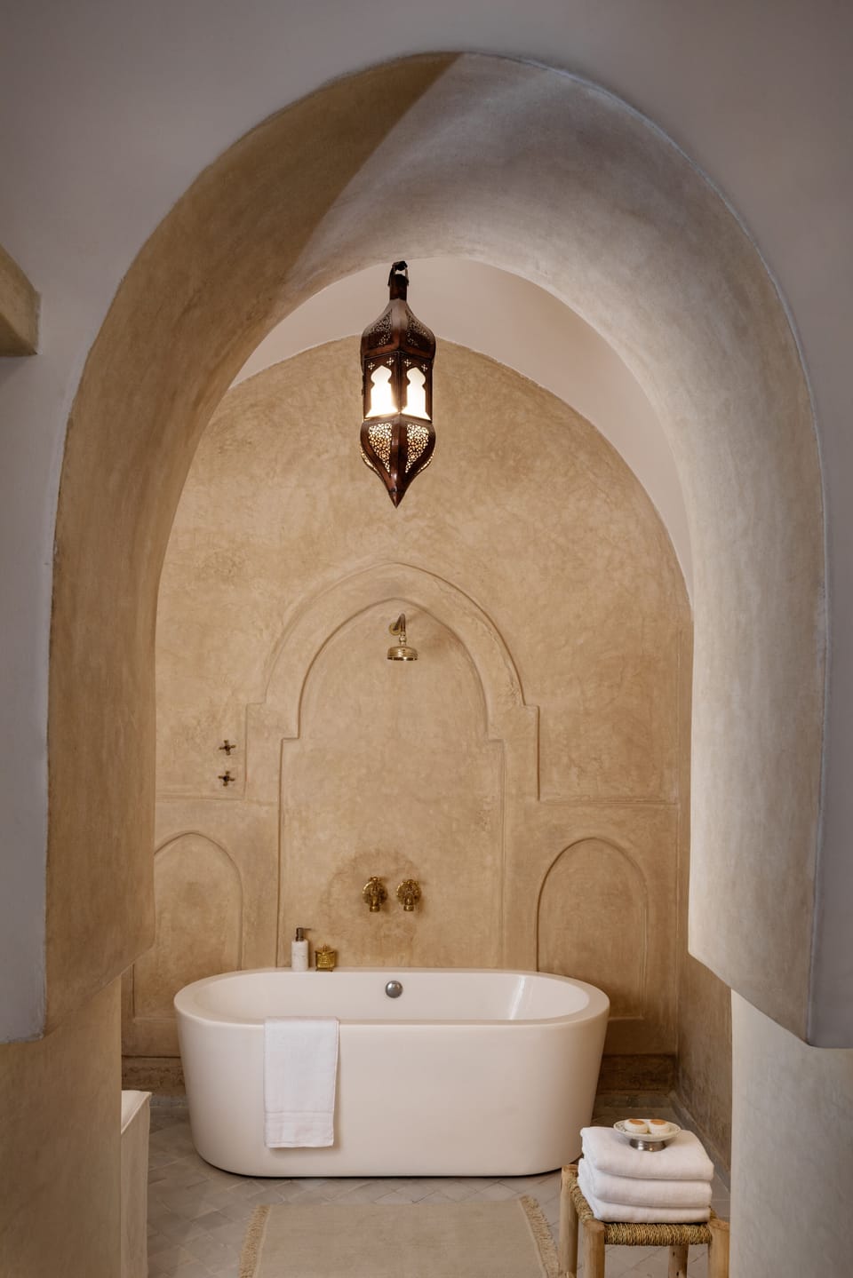 Comfort Double or Twin Room | Bathroom | Combined shower/tub, free toiletries, hair dryer, bathrobes