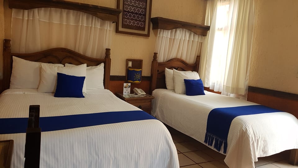 City Triple Room | Desk, iron/ironing board (on request), WiFi (free), bed sheets