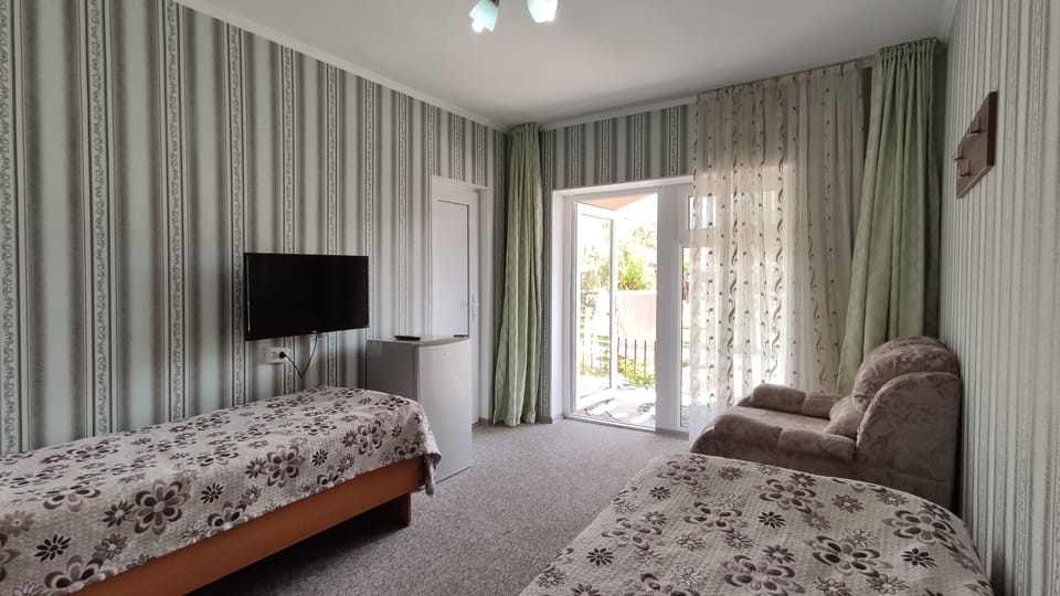 Junior Twin Room | Soundproofing, WiFi (free), bed sheets