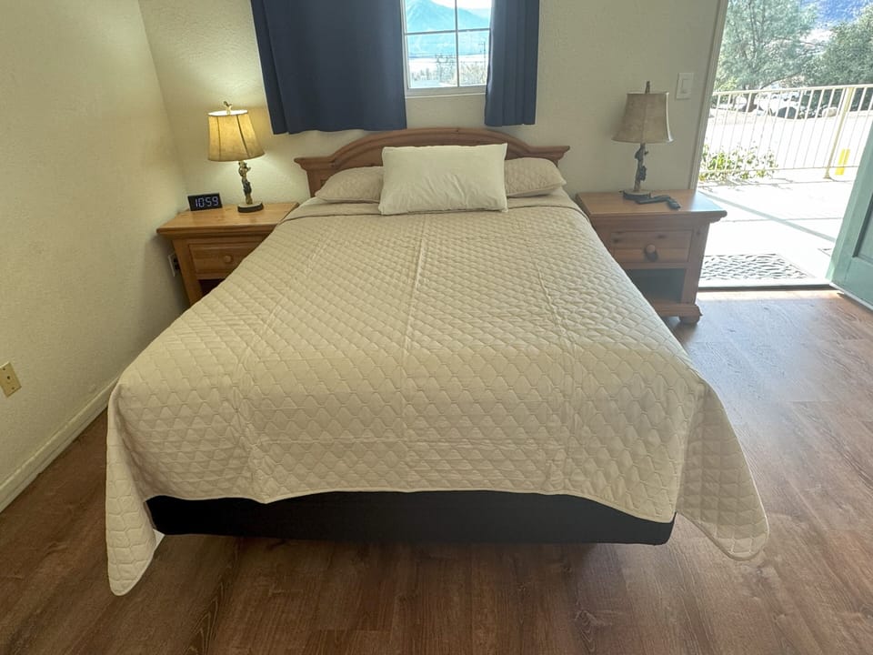 Standard Room, 1 Queen Bed, Accessible | Blackout drapes, iron/ironing board, free WiFi, bed sheets