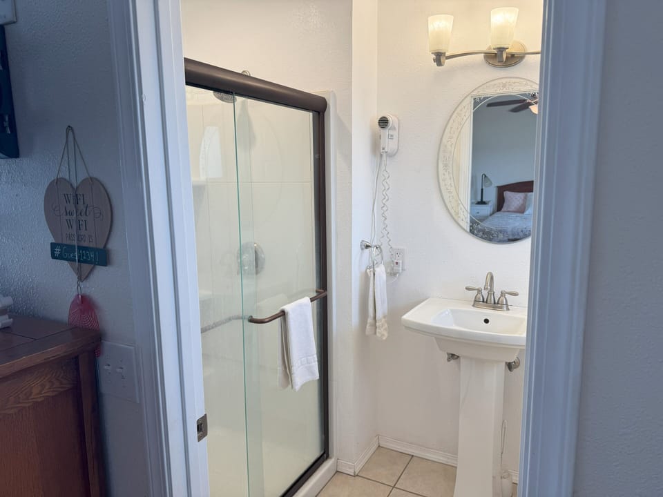 Standard Room, 1 Queen Bed with Sofa bed | Bathroom | Shower, free toiletries, hair dryer, towels