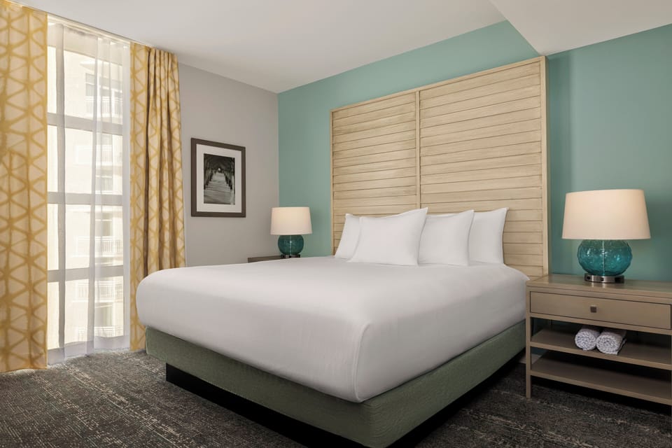 Premium bedding, iron/ironing board, free WiFi, bed sheets