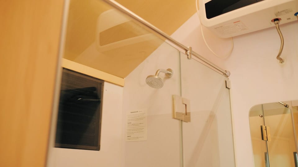 Executive Cabin | Bathroom | Shower, hair dryer, towels, soap