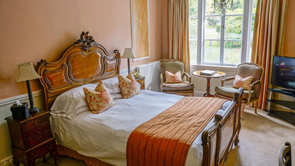 Standard Room | Individually decorated, individually furnished, desk, laptop workspace