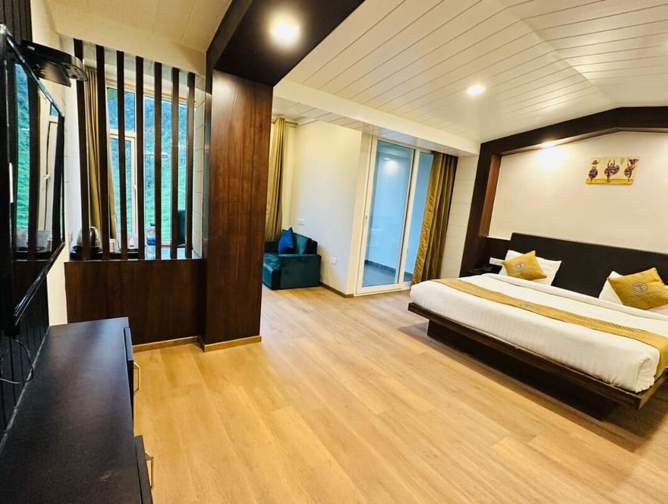 Luxury Room | Free WiFi