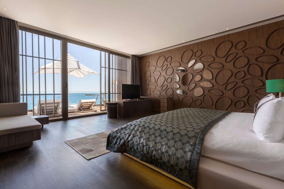 Premium bedding, free minibar, in-room safe, blackout drapes