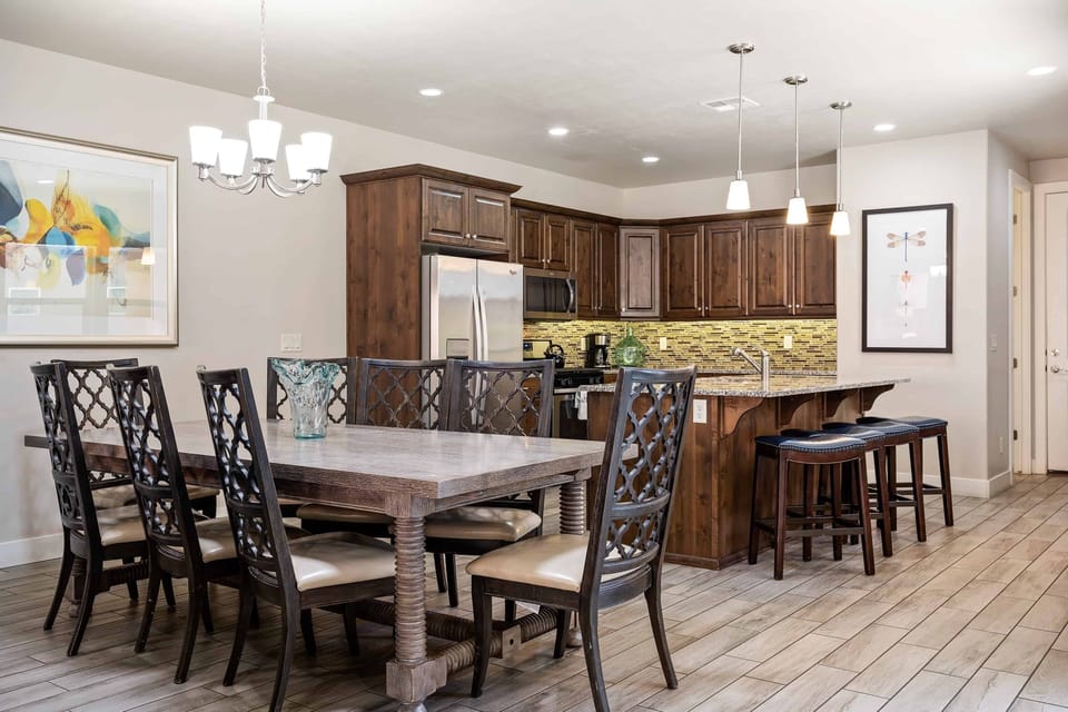 Townhome, 5 Bedrooms | Dining