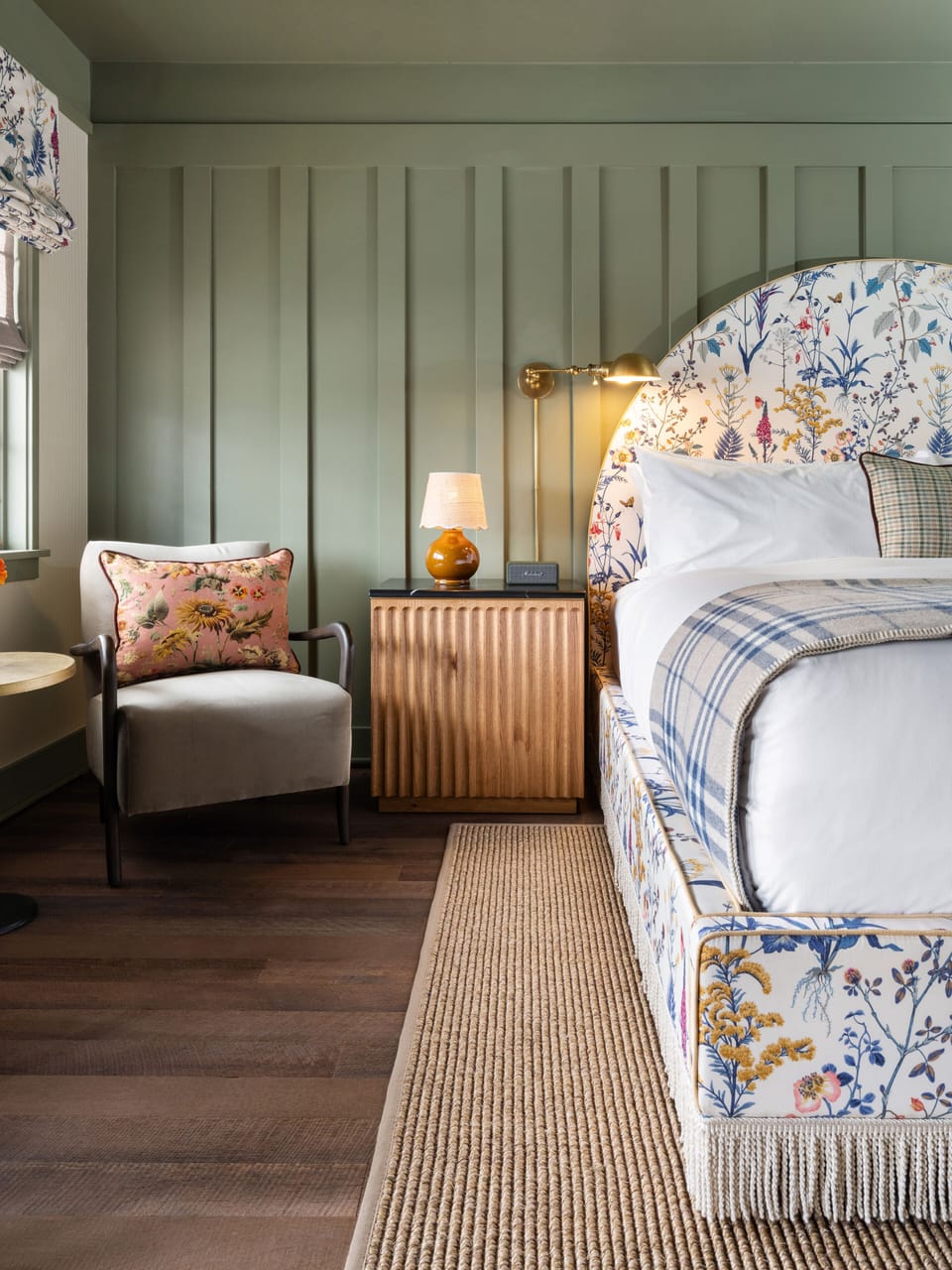 Egyptian cotton sheets, premium bedding, pillowtop beds, minibar