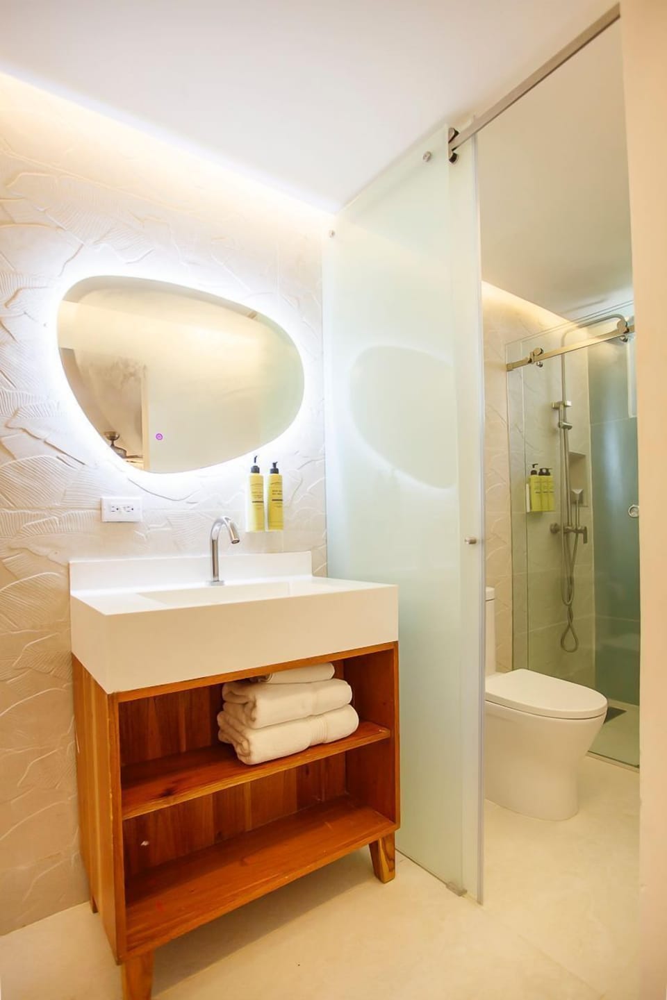 Standard Twin Room, 2 Double Beds, Balcony, Courtyard View | Bathroom | Shower, hair dryer, towels