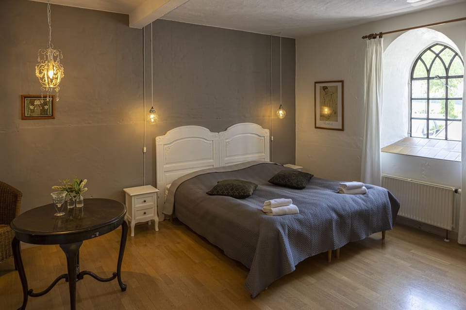 Apartment, 2 Bedrooms, Private Bathroom | Individually decorated, individually furnished, free WiFi, bed sheets