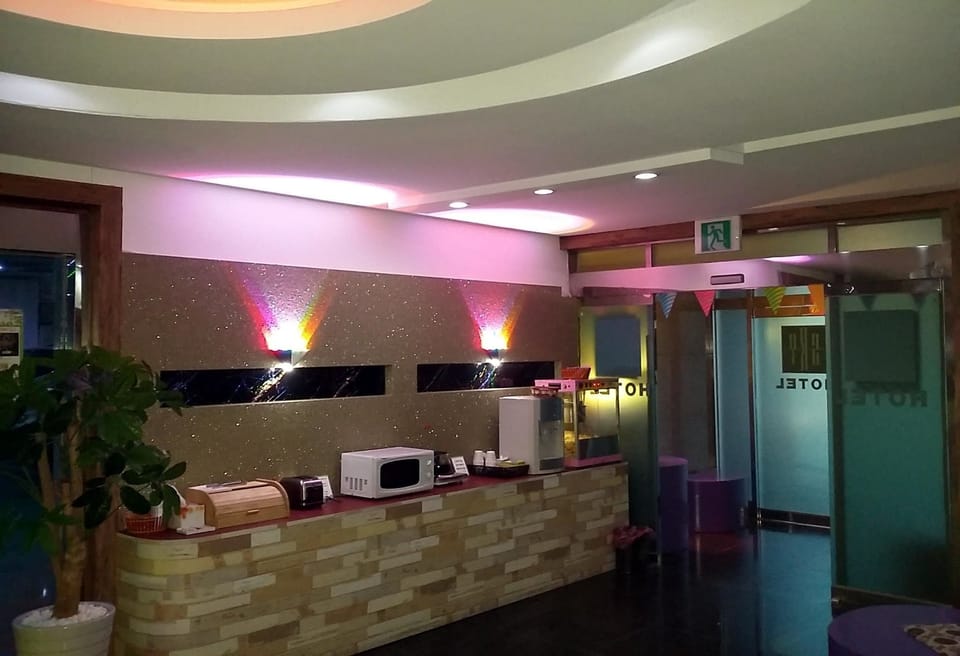 Concierge desk