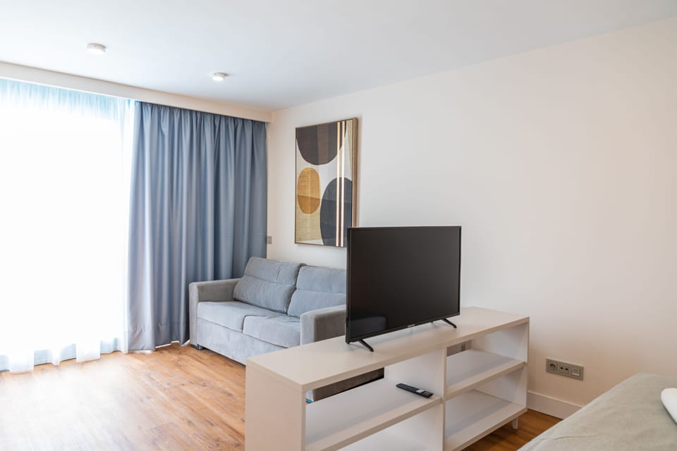 Superior Double Room, Terrace | Minibar, in-room safe, blackout drapes, free WiFi