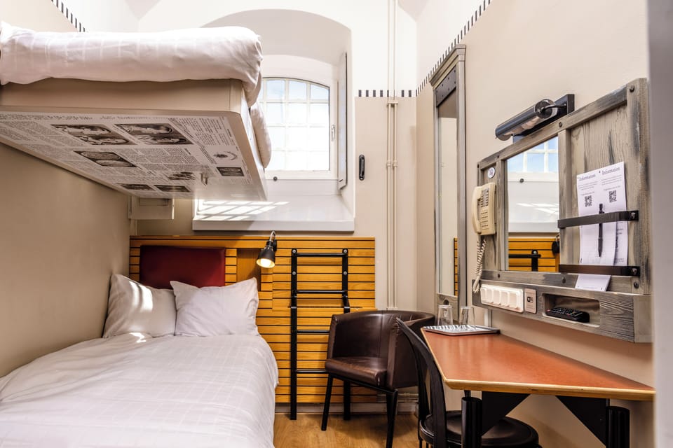 Twin Room (Linen and towels not included) | Free WiFi, bed sheets
