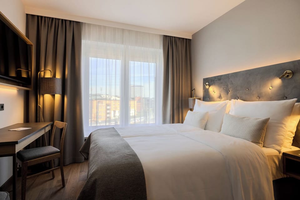 Kleines Doppelzimmer | Hypo-allergenic bedding, minibar, in-room safe, desk