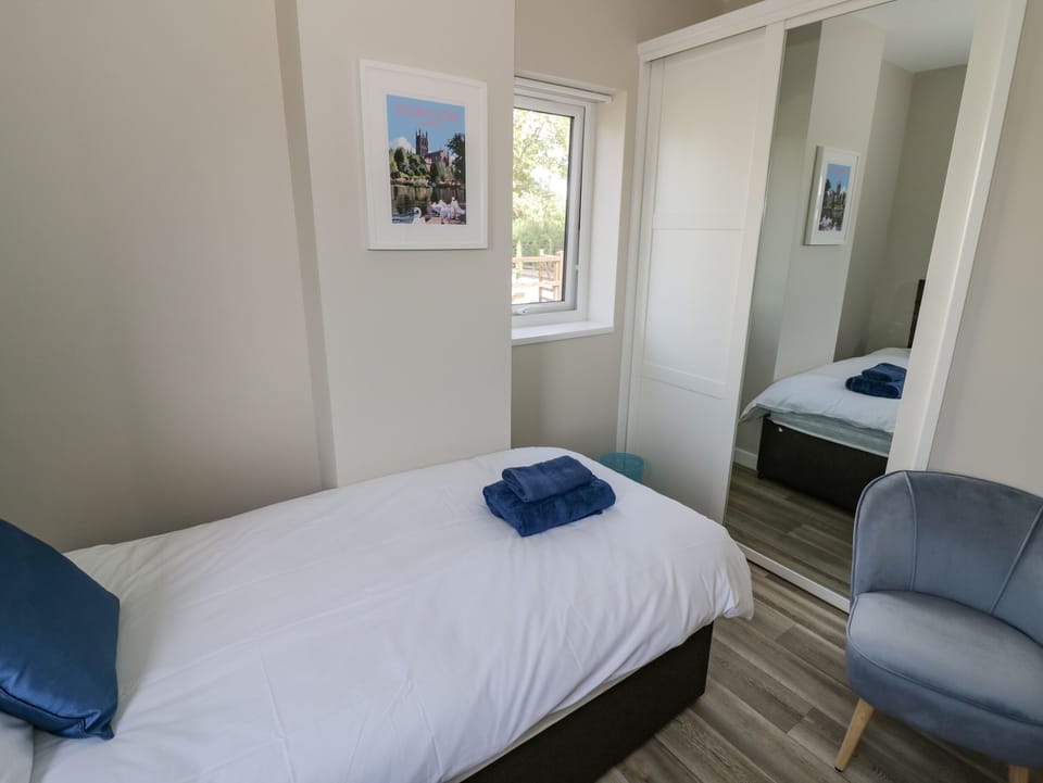 2 bedrooms, individually decorated, individually furnished, free WiFi