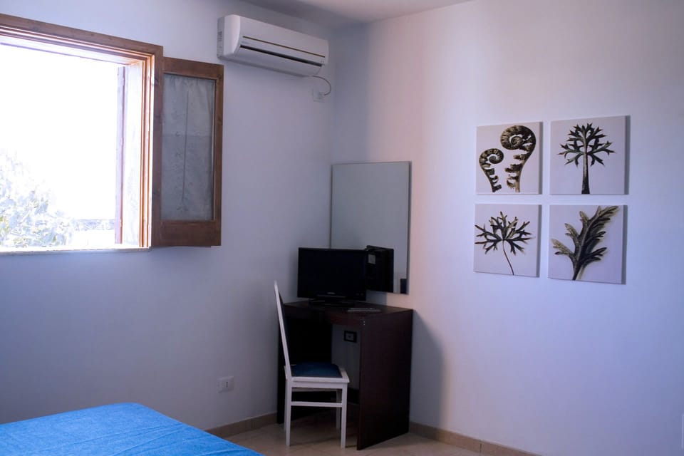 Classic Triple Room | Room amenity