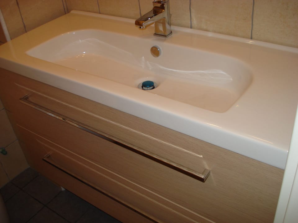 Comfort Double or Twin Room, 1 Bedroom | Bathroom sink