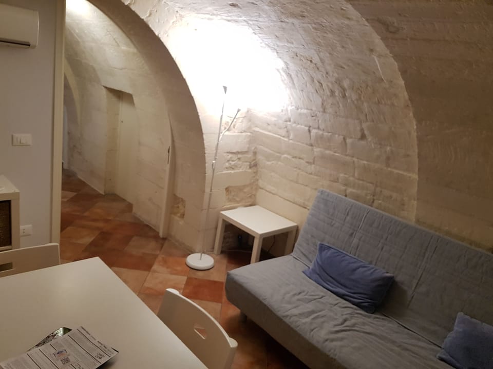 Comfort Double or Twin Room, 1 Bedroom | Living room | Flat-screen TV