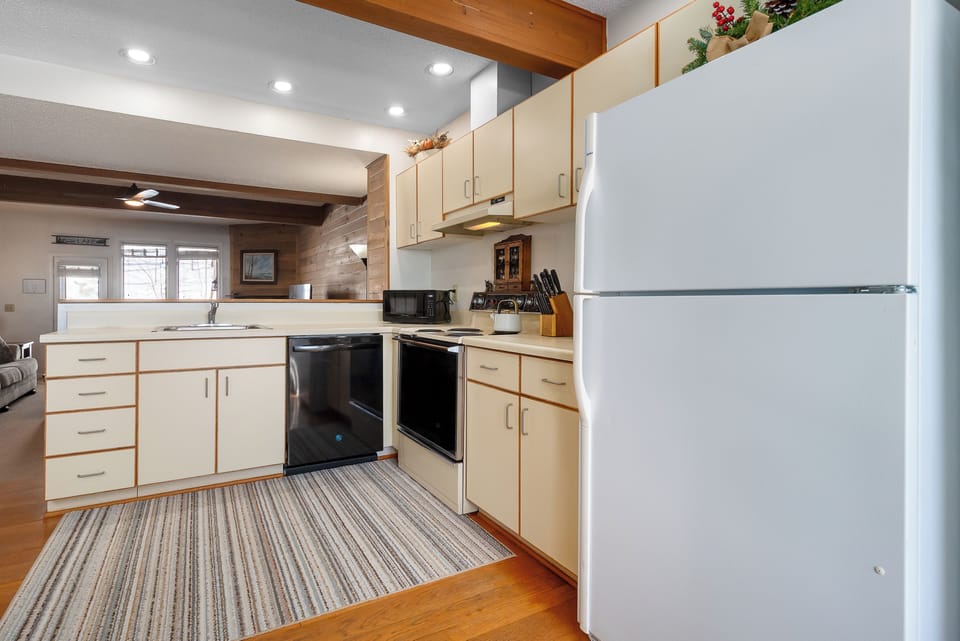 Studio (2 Bedrooms) | Property amenity