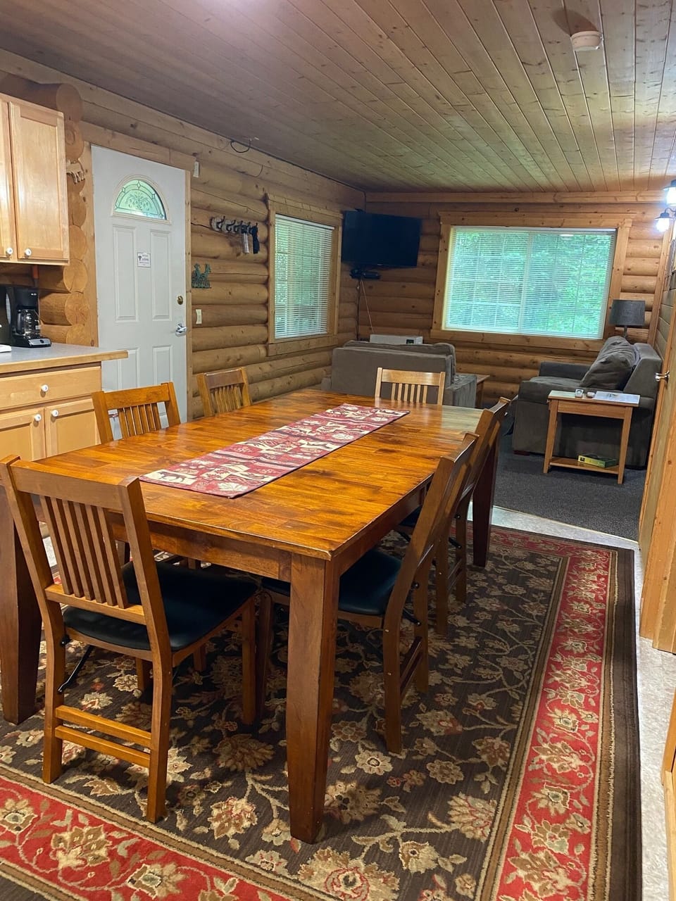 Moose Cabin  | Free WiFi, bed sheets