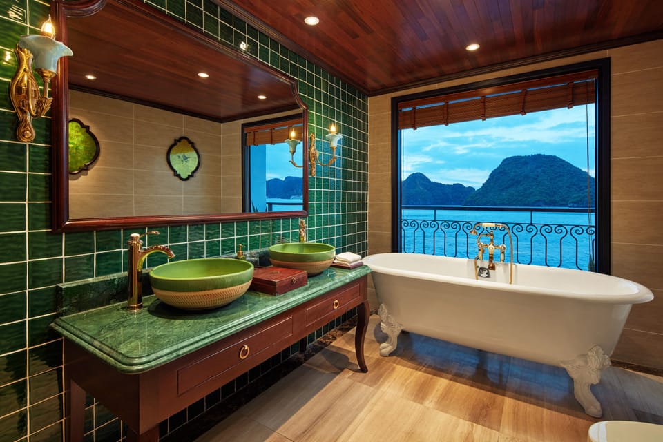 Executive Suite Sea View With Balcony | Bathroom | Shower, rainfall showerhead, designer toiletries, hair dryer